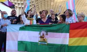 Activistas LGTBIQ en Sevilla esta mañana.