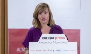 La ministra de Educación y Formación Profesional, Pilar Alegría, interviene en un desayuno informativo de Europa Press