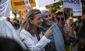 La vicepresidenta del Gobierno y ministra de Trabajo, Yolanda Diaz, durante la celebración de las trabajadoras del hogar este jueves junto al Congreso de los Diputados.