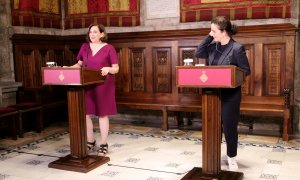 L'alcaldessa de Barcelona, Ada Colau, amb l'alcaldessa d'Amsterdam, Femke Halsema, a l'Ajuntament de la capital catalana aquest divendres.