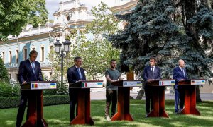 16/06/2022-El presidente rumano, Klaus Iohannis, el primer ministro italiano, Mario Draghi, el presidente ucraniano, Volodymyr Zelensky, el presidente francés, Emmanuel Macron, y el canciller alemán, Olaf Scholz, ofrecen una rueda de prensa en Kiev