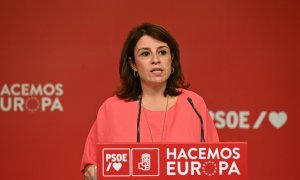 La vicesecretaria general del PSOE Adriana Lastra comenta los resultados de las elecciones en Andalucía, en las que el Partido Popular ha conseguido mayoría absoluta, hoy domingo en la sede socialista de la calle Ferraz, en Madrid