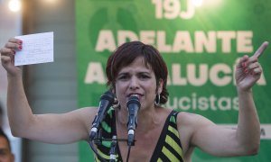 16/06/2022. La candidata a la Junta de Andalucía por "Adelante Andalucía", Teresa Rodríguez, durante el acto electoral que su formación ha celebrado hoy jueves en Cádiz. EFE/Román Ríos