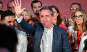 19/06/2022.- El candidato del PSOE a la presidencia de la Junta de Andalucía, Juan Espadas, durante su comparecencia esta noche en un hotel de Sevilla para valorar los resultados de las elecciones de hoy domingo 19 de junio. EFE/ Julio Muñoz