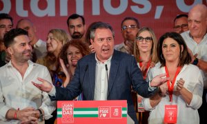 19/06/2022.- El candidato del PSOE a la presidencia de la Junta de Andalucía, Juan Espadas, durante su comparecencia esta noche en un hotel de Sevilla para valorar los resultados de las elecciones de hoy domingo 19 de junio. EFE/ Julio Muñoz