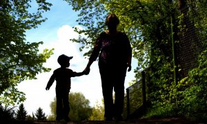 15/02/2017-La gran mayoría de las mujeres que vieron alteradas sus expectativas laborales por asumir la crianza de sus hijos no pueden acceder a los pluses diseñados para compensar ese hándicap en sus pensiones.