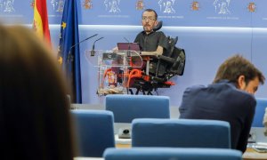 28/06/2022.- El portavoz de Unidas Podemos, Pablo Echenique, durante la rueda de prensa que ha ofrecido este martes en el Congreso que acoge la reunión de la Mesa de la Cámara. EFE/ Luis Millan