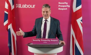 El líder laborista del Reino Unido, Keir Starmer, celebra una conferencia de prensa en la sede del Partido Laborista en Londres, a 8 de julio de 2022.