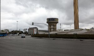 Vista del Canal de Isabel II en Plaza de Castilla, epicentro de negocios y comunicaciones de la zona norte de Madrid,