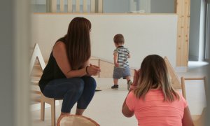 (16/8/22) Un niño camina en las instalaciones de la nueva escuela infantil de Lezkairu, a 16 de agosto de 2022, en Pamplona