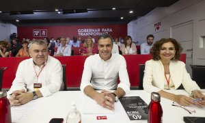 19/8/22 Pedro Sánchez, entre el secretario de Organización del PSOE, Santos Cerdán; y la ministra de Hacienda y Función Pública, María Jesús Montero, durante la reunión del comité federal el pasado 23 de julio en Madrid.