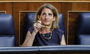 La vicepresidenta tercera y ministra de Transición Ecológica, Teresa Ribera durante la sesión extraordinaria en el Congreso de los Diputados, que ha aprobado las medidas de ahorro energético. EFE/ Mariscal