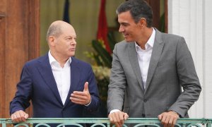 El canciller de Alemania, Olaf Scholz, junto al presidente del Gobierno Pedro Sánchez, este martes en Meseberg.