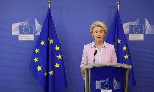 La presidenta de la Comisión Europea, Ursula von der Leyen, durante su comparecencia para explicar las medidas que propone el Ejecutivo comunitario para hacer frente a la crisis energética. REUTERS/Johanna Geron