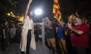 10/9/22 La diputada y vicesecretaria de Esquerra, Marta Vilalta, es abucheada a gritos de botifler y silbada por contrarios a la par que aplaudido por seguidores, mientras participa en el acto independentista de inicio de la Diada en el Fossar de les More