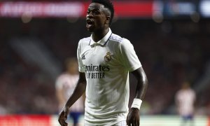 El delantero brasileño del Real Madrid, Vinicius Jr., durante el encuentro disputado este domingo en el estadio Metropolitano, en Madrid.