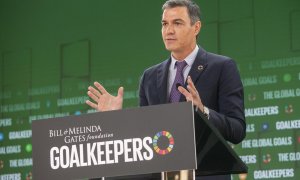 Pedro Sánchez durante el anuncio a la donación al Fondo Mundial.