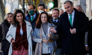 La presidenta de VOX en la Asamblea de Madrid, Rocío Monasterio; la vicesecretaria Nacional Jurídica de VOX, Marta Castro y el portavoz del Grupo Municipal Vox, Javier Ortega-Smith