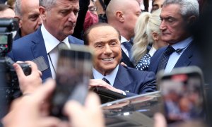 Fotografía de Silvio Berlusconi después de votar para las elecciones en Italia, en 2022.