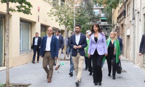 La presidenta de Junts, Laura Borràs, i el secretari general, Jordi Turull, arriben a la seu del partit acompanyant el vicepresident destituït, Jordi Puigneró, i la resta de consellers de Junts.