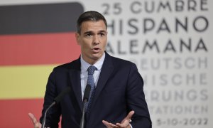 El presidente del Gobierno, Pedro Sánchez, ofrece una rueda de prensa durante la cumbre bilateral que se celebra este miércoles en A Coruña en un clima de sintonía y con la crisis energética sobre la mesa