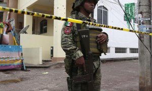 06/10/2022-Soldados del Ejercito Mexicano resguardan el Palacio Municipal de San Miguel Totolapan este jueves, en el estado de Guerrero (México).