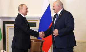 Vladímir Putin y Alexandr Lukashenko en una reunión el pasado mes de junio.