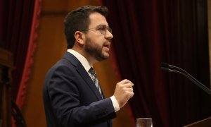 El president de la Generalitat, Pere Aragonès, gesticulant durant una compareixença al ple del Parlament.