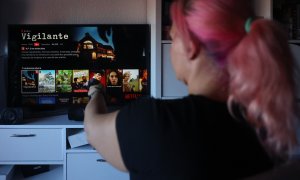 14/10/2022-Un usuario se conecta a la plataforma Netflix, a 14 de octubre de 2022, en Madrid (España)