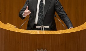 El portavoz de Vox en las Cortes, Juan García-Gallardo, interviene en el pleno del debate de investidura del candidato del PP a la Presidencia de la Junta de Castilla y León en el Hemiciclo de las Cortes de Castilla y León, a 11 de abril de 2022, en Valla