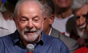 El expresidente y candidato presidencial de Brasil, Luiz Inacio Lula da Silva, se dirige a sus seguidores tras conocerse los resultados electorales, en Sao Paulo, Brasil, el 30 de octubre de 2022.