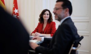 Isabel Díaz Ayuso durante una reunión con la vicepresidenta primera y ministra de Asuntos Económicos y Transformación Digital, en la Real Casa de Correos, a 28 de septiembre de 2022, en Madrid.