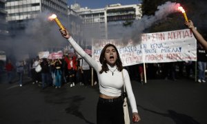 Grecia vive este miércoles una de las mayores huelgas de los últimos años que han provocado disturbios y hasta diez detenidos en Atenas, a 9 de noviembre de 2022.