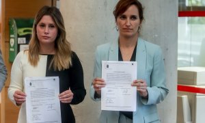 Alejandra Jacinto, candidata de Podemos a la Comunidad de Madrid, y Mónica García, candidata de Más Madrid