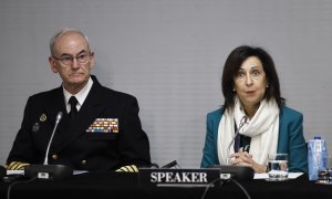 19/11/22 La ministra de Defensa, Margarita Robles, junto al JEMAD, Teodoro López Calderón, durante su intervención en el Comité de Defensa y Seguridad celebrado en el marco de la 68 Asamblea de la OTAN, en Madrid