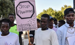 Varias personas durante una manifestación en Ceuta por los sucesos ocurridos a decenas de migrantes en Melilla el pasado 24 de junio, a 1 de julio de 2022, en Ceuta (España).