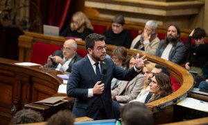 El presidente de la Generalitat, Pere Aragonès, interviene durante una sesión plenaria en el Parlament de Catalunya, a 14 de diciembre de 2022, en Barcelona.