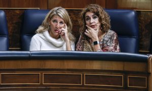 Las ministras de Trabajo, Yolanda Diaz, y Hacienda, María Jesús Montero, durante el pleno del Congreso.