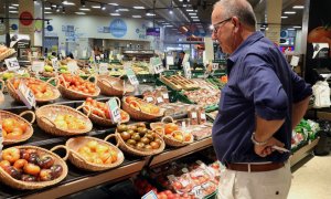 2022 - Interior d'un supermercat