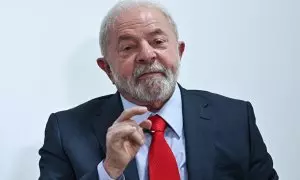 El presidente de Brasil, Luiz Inacio Lula da Silva, en una reunión con ministros para firmar medidas económicas para el país.