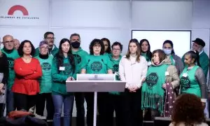 Representants de la PAH durant una roda de premsa al Parlament.