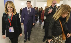 El presidente de la Junta de Castilla y León, Alfonso Fernández Mañueco, a su llegada al I Congreso Nacional de Salud Mental Infanto-Juvenil, que se celebra en Salamanca. EFE/J.M. García