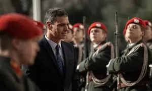 El presidente del Gobierno, Pedro Sánchez, durante su recibimiento oficial en Viena.