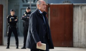 El expresidente valenciano Francisco Camps a su llegada a la sede de la Audiencia Nacional, a 20 de febrero de 2023, en San Fernando de Henares, Madrid (España).