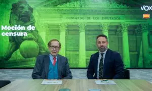 El economista Ramón Tamames con el presidente de Vox, Santiago Abascal.