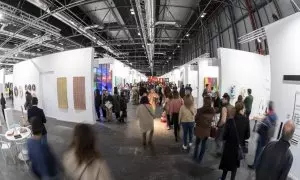 25/02/2023. Numerosas personas visitan la feria de arte ARCO, a 25 de febrero de 2023.