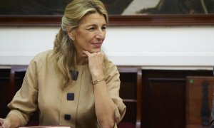 11/03/2023. Yolanda Díaz en la mesa de reunión para conocer el estado del empleo en Cádiz, a 10 de marzo de 2023.