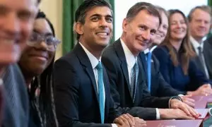 El primer ministro británico, Rishi Sunak, junto a Jeremy Hunt, ministro de Economía, en una reunión del Ejecutivo del Reino Unido.