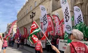 Concentración en Sevilla a las puertas del Servicio Andaluz de Salud.