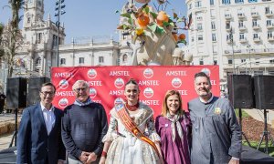 19/03/2023. Pablo Mazo, director regional de Relaciones Institucionales de Heineken España; Pilar Bernabé, delegada del Gobierno en Valencia; Laura Mengó, Fallera Mayor; Carlos Galiana, concejal de Cultura Festiva; y Javier Prat, director territorial de l